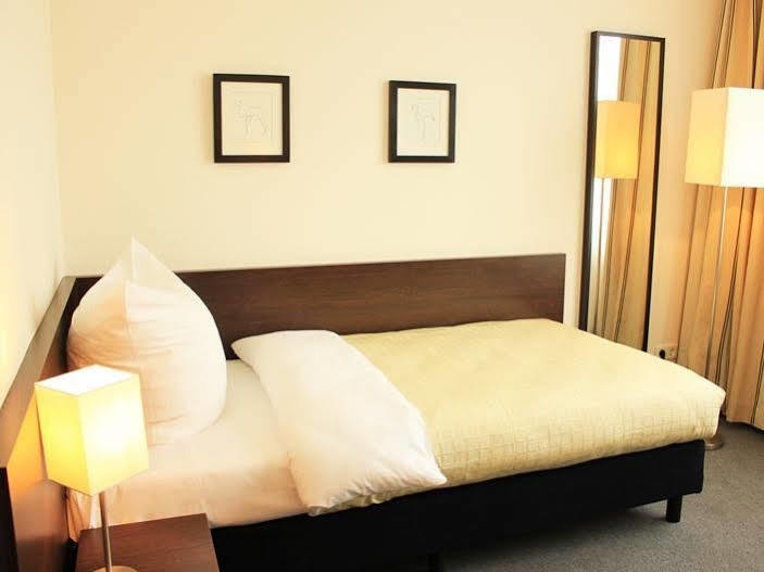 Hotel Luetzow Berlijn Buitenkant foto